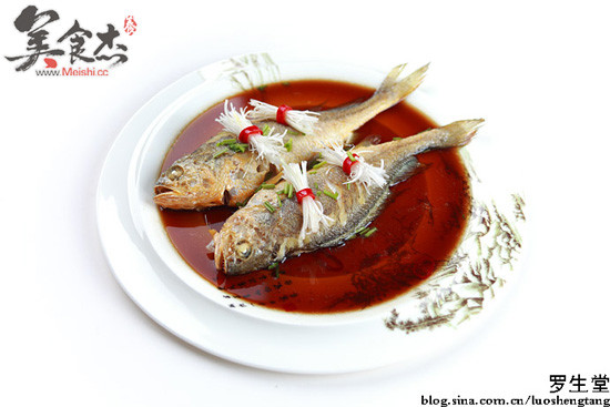 Fried and Steamed Yellow Croaker recipe