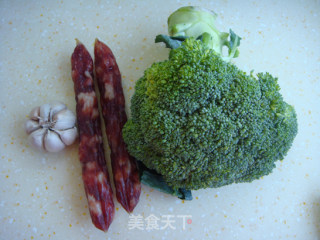 Stir-fried Sausage with Broccoli recipe