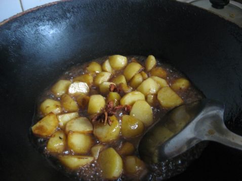 Stewed Potatoes with Vegetables and Meat recipe