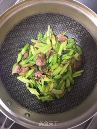 Stir-fried Celery with Sausage recipe