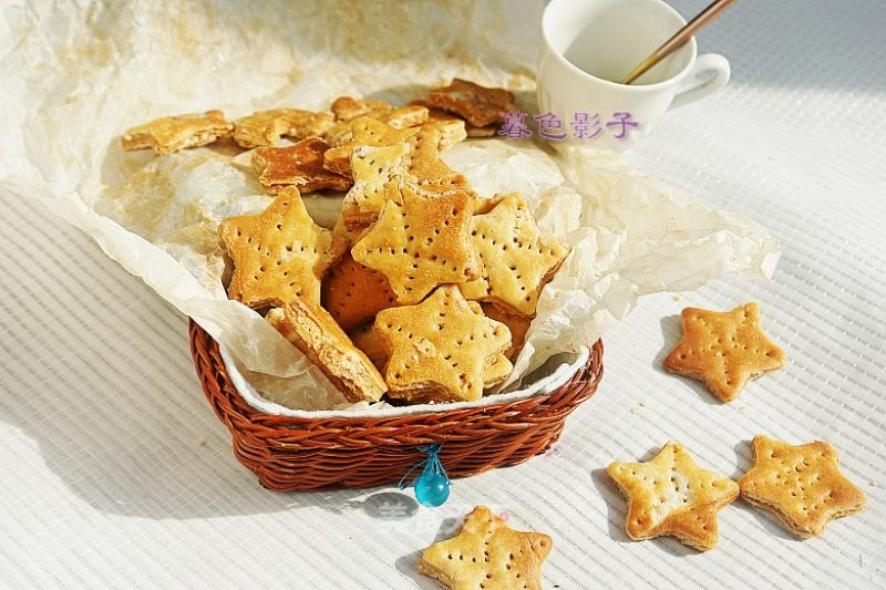Crispy Biscuits with Millet Noodles recipe