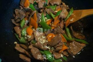 Stir-fried Pork Liver with Peppers and Carrots recipe