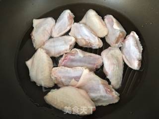 Beer-boiled Mushrooms and Potatoes Chicken Wings recipe
