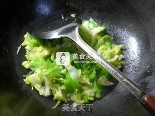 Stir-fried Beef Cabbage with Hot Peppers recipe