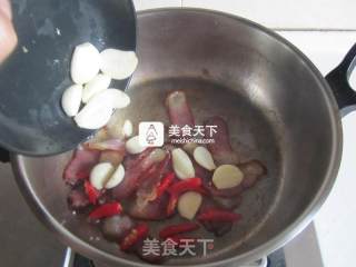 Stir-fried Bacon with Sword Beans recipe