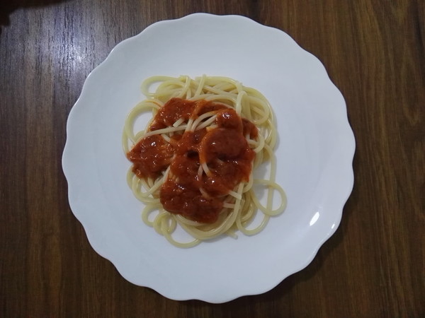 Spaghetti with Onion and Egg Meat Sauce recipe