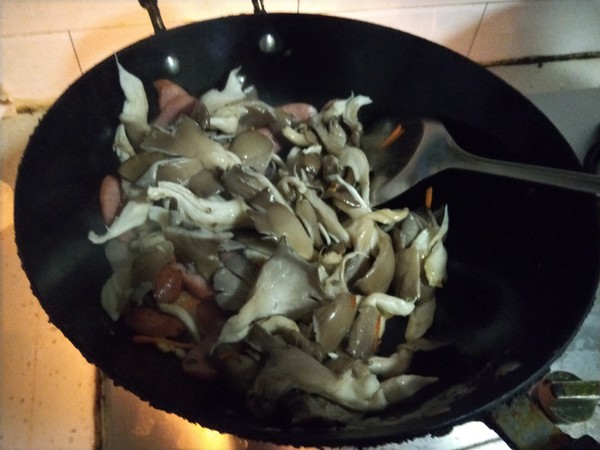 Bawang Supermarket丨fried Fresh Mushrooms with Sausage recipe