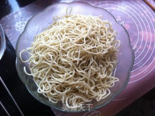 Hot Noodles with Sesame Paste recipe