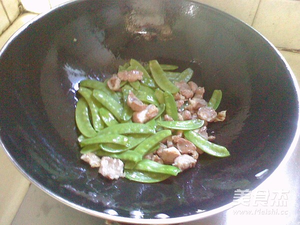 Sliced Pork with Tea Tree Mushroom recipe