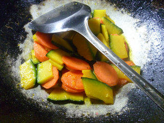 Stir-fried Japanese Pumpkin with Carrots recipe