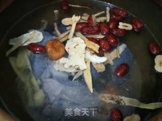 Qi and Blood Double Replenishing Bamboo Silk Chicken Soup recipe