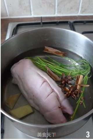 Peanuts, Red Dates, Corn and Pork's Feet Soup-a Nourishing Food that is Delicious recipe