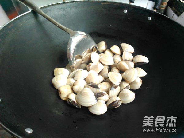 White Shellfish Tofu Fish Head Soup recipe