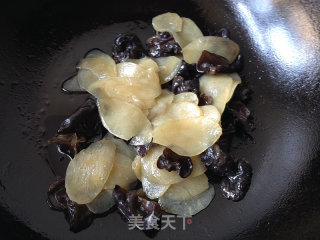 Sauteed Fungus with Yacon recipe