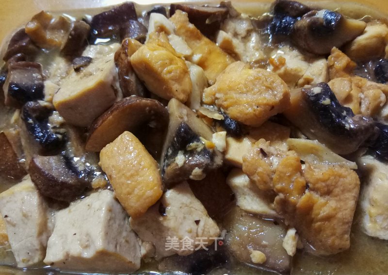 Braised Tender Tofu with Brown Mushrooms and Chicken Breast