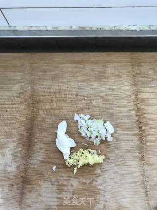 Stir-fried Pork with Winter Bamboo Shoots recipe