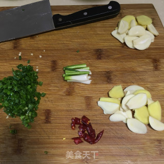 Stir-fried Fat Intestines with Green Peppers recipe