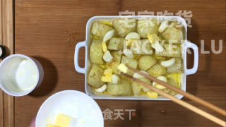 Super Crispy and Buttery Baked Potato Wedges, Full of Milk Flavor, Crispy Crust, Soft and Layered Inside! recipe