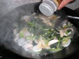 Like A Blooming Dark Green Chrysanthemum-----tasso Cauliflower, Mushrooms, Shredded Pork and Rice Cake Soup recipe