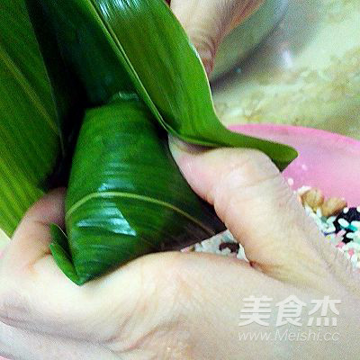 Colored Rice, Peanuts and Mushroom Dumplings recipe