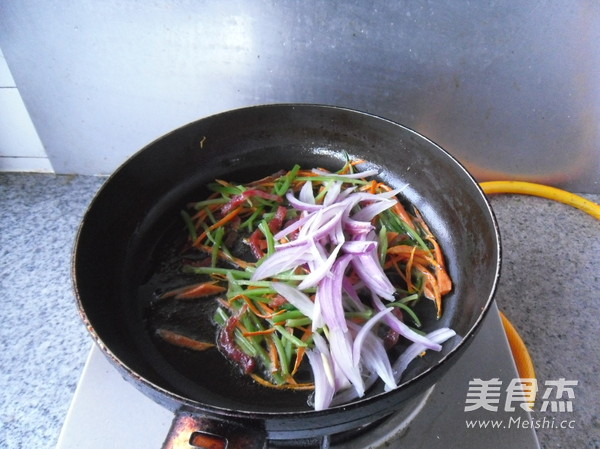 Fried Noodles with Sausage recipe