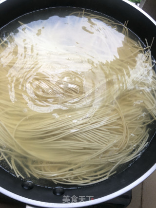 Green Pepper Shredded Pork Noodle recipe