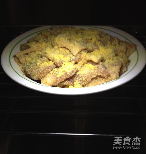 Steamed Pork with Salted Egg Yolk recipe