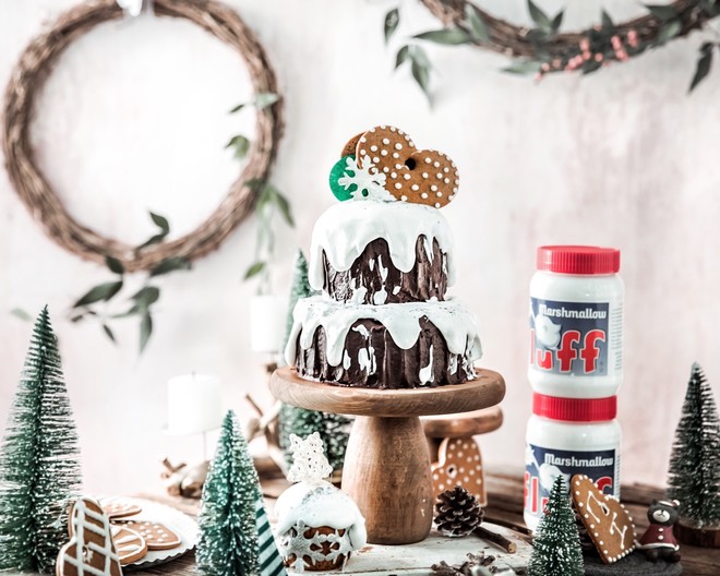 Christmas Marshmallow Cream Frosting Dripping Stump Cake recipe