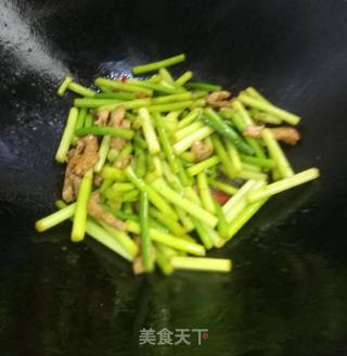 Stir-fried Pork with Garlic Moss recipe