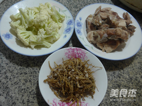 Bamboo Shoots, Dried Cauliflower and Cauliflower Keel Soup recipe