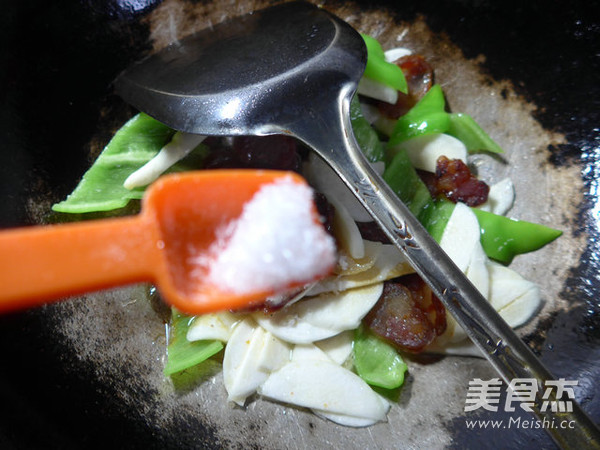 Stir-fried Spicy Sausage with Hot Pepper recipe