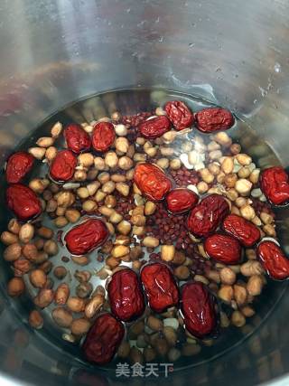 Red Dates, Red Beans and Peanut Soup recipe