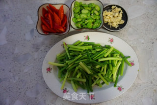 Stir-fried Broad Beans with Garlic recipe