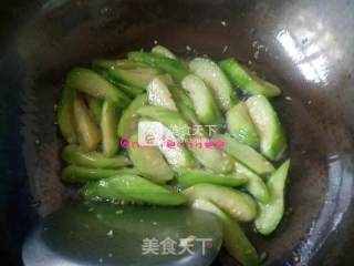 Scrambled Eggs with Loofah recipe