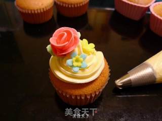 Sponge Cup Decoration Cake recipe