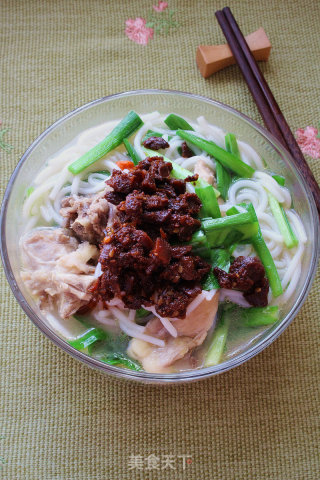 Refreshing Chicken Soup Rice Noodles recipe