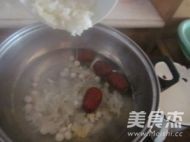 White Fungus and Lotus Seed Soup recipe