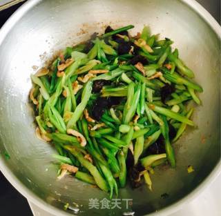Stir-fried Shredded Pork with Celery recipe