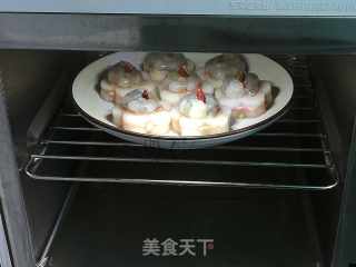 Steamed Prawn Balls with Radish recipe