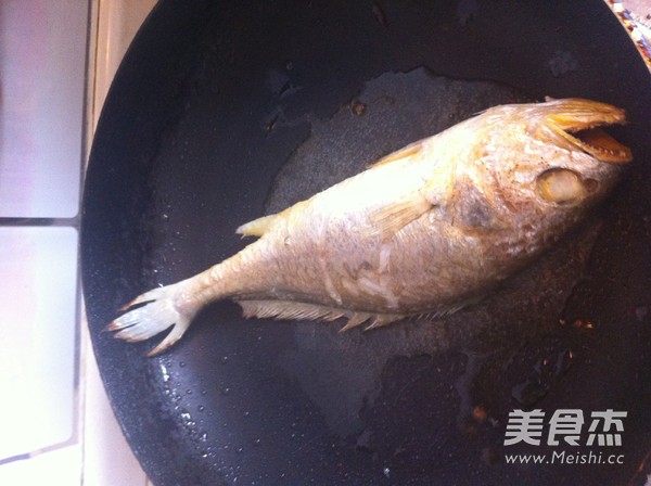 Fried and Steamed Small Yellow Croaker recipe