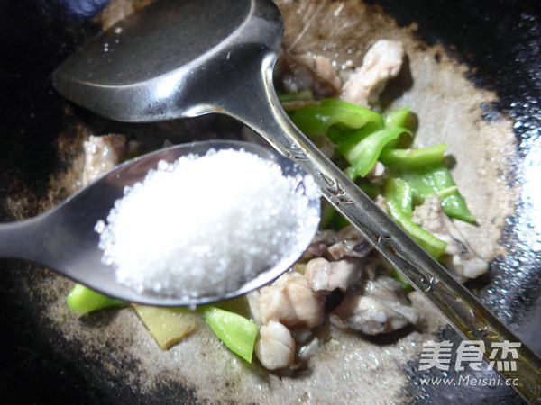 Fried Bullfrog with Hot Pepper recipe