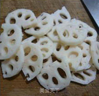 Stir-fried Lotus Root with Black Fungus and Celery recipe