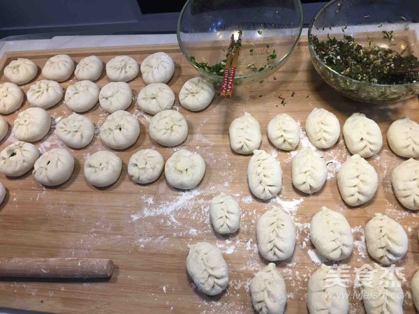 Leek, Pork, Shrimp and Egg Buns and Asparagus Pork and Shrimp Buns recipe