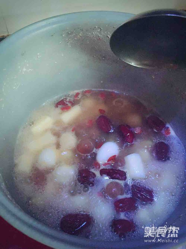 Chinese Yam, Longan, Red Date, Lotus Seed, Wolfberry Soup recipe