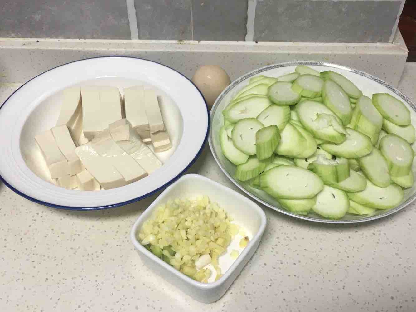 Loofah Tofu Soup recipe