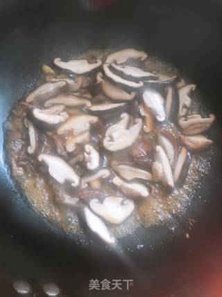 Stir-fried Mushrooms with Sliced Pork recipe