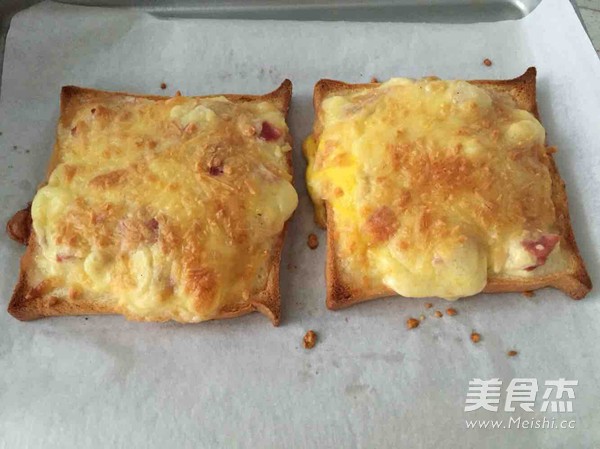 Baked Toast with Bacon and Cheese recipe