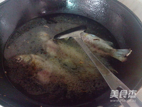 Mushroom and Crucian Carp Soup recipe