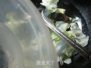 Stir-fried Pork Liver with Black Fungus and Cabbage recipe