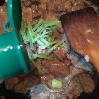 Stir-fried Beef with Green Onions recipe